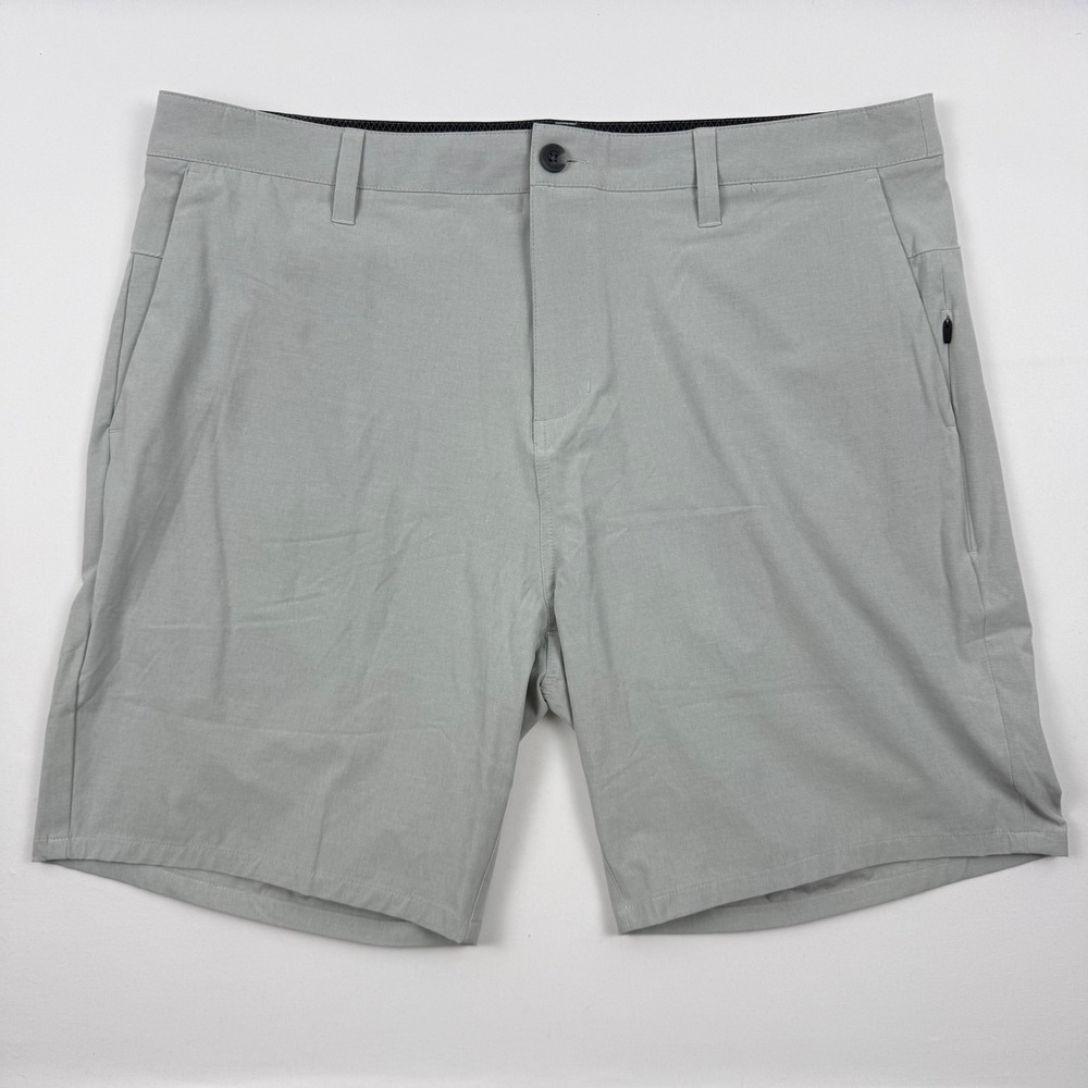 Vuori Aim Shorts Mens 38 Light Grey Performance Stretch V368 Golf Casual Active